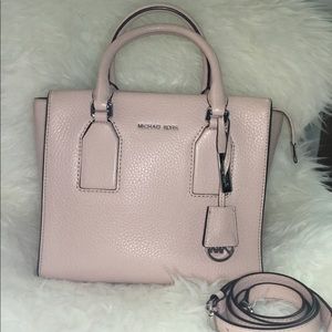 Michael Kors  Medium Shelby Satchel
